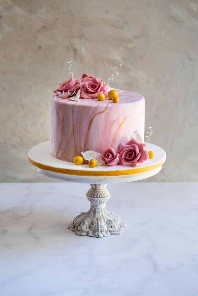 Декораторска торта с рози - LAVENE