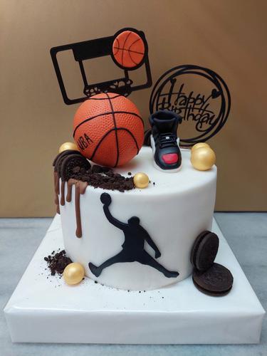 Декораторска торта "Баскетбол" - LAVENE