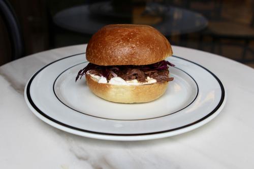 Мек брьош с дърпано телешко - LAVENE