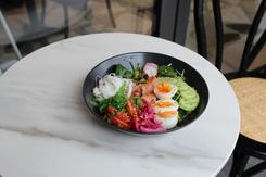 Свежа салата с пушена сьомга - LAVENE